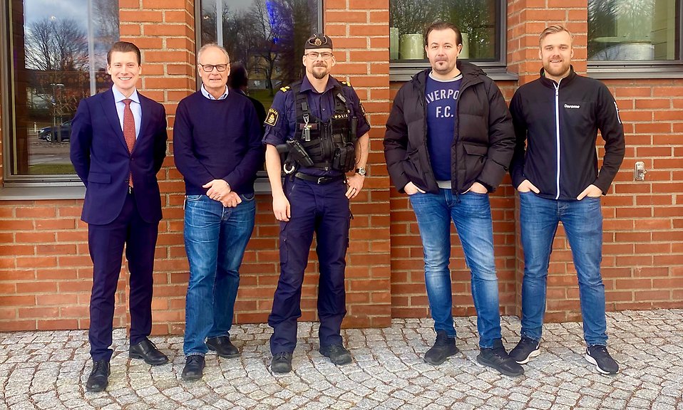 Från vänster: John Karlsson, näringslivschef, Bengt-Ove Olsson, säkerhetschef, Anders Buene, kommunpolis, Rickard Johansson, platschef, Johan Ligård, butikschef